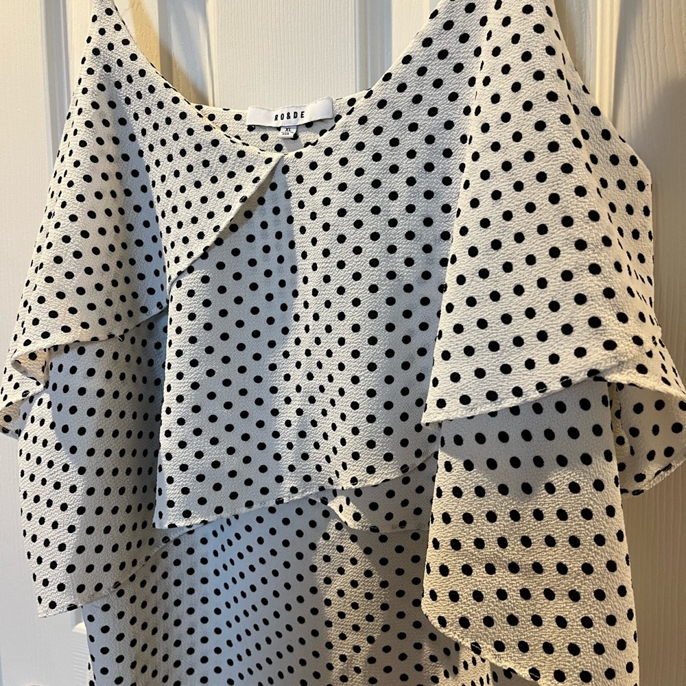 White tank with black polka dots! Great condition! Only worn once! Size XL